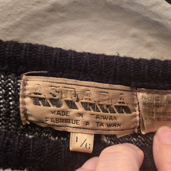 Vintage 80s Embroidered Floral Knit Sweater Black White Folk Size M/L - Picture 7 of 7